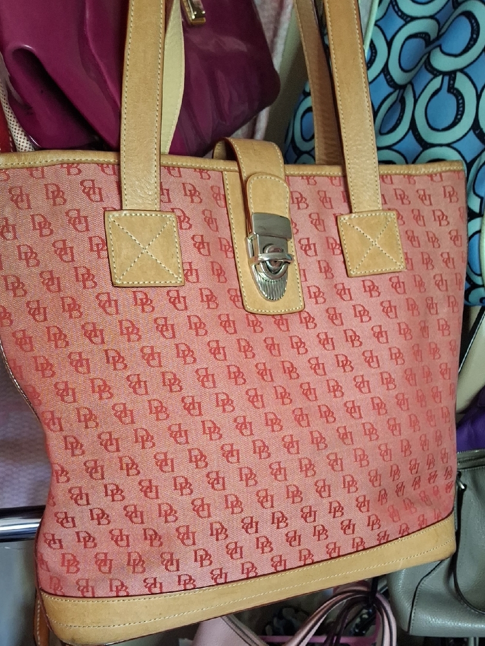 DOONEY BOURKE VINTAGE RED SIGNATURE DESIGN Medium Tote